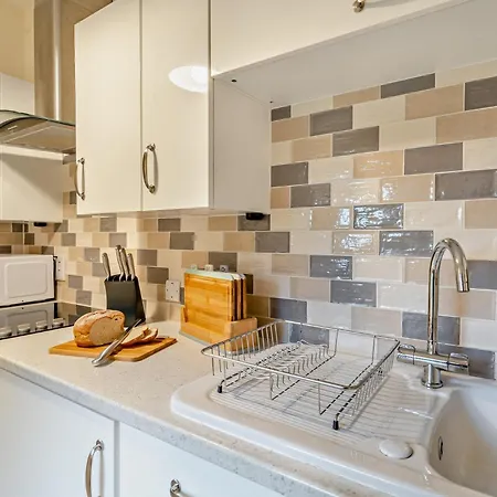 2 Bed In Sawrey 93287 *